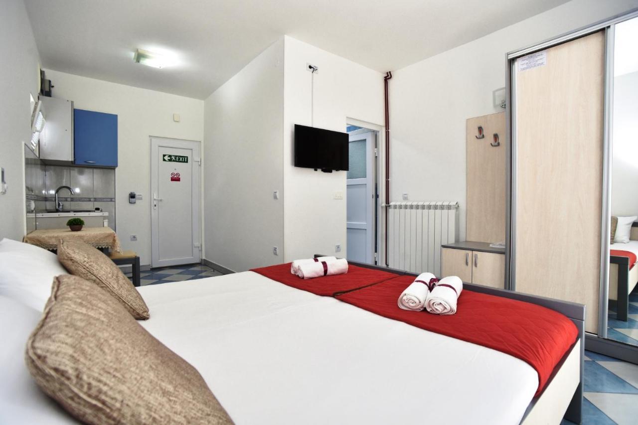 D&D Apartments Tivat Eksteriør bilde