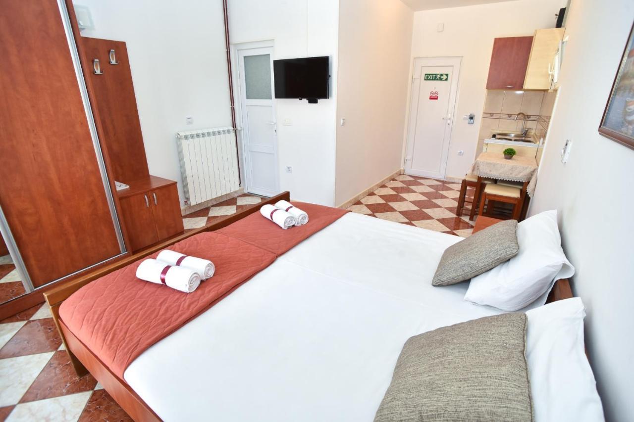 D&D Apartments Tivat Eksteriør bilde